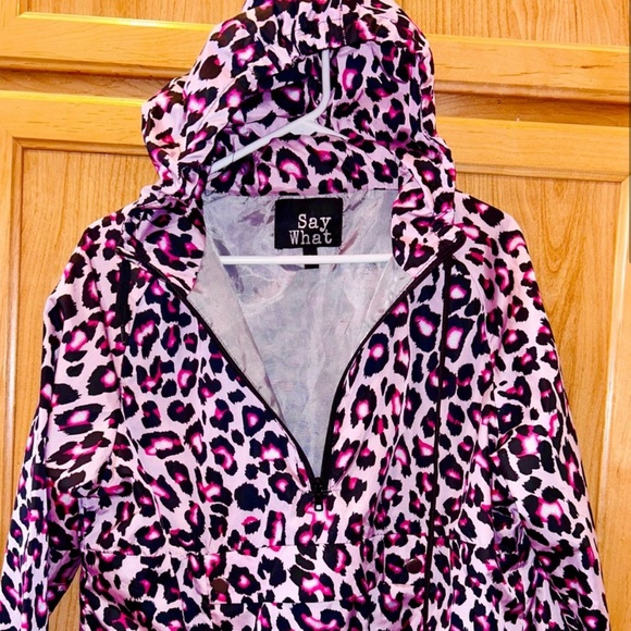 Women’s windbreaker Jacket - Picture 2 of 3